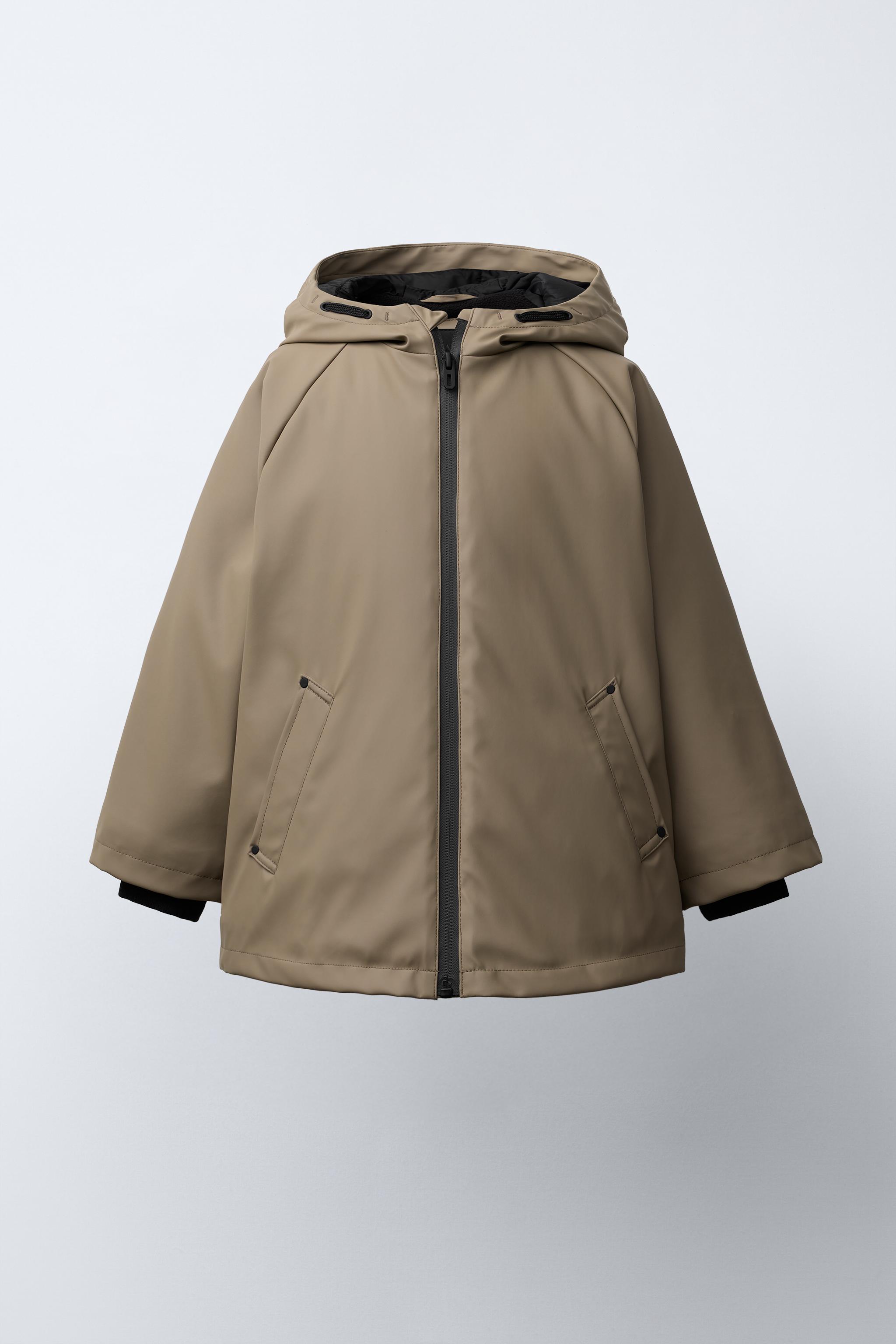 WATER RESISTANT RUBBERIZED RAINCOAT